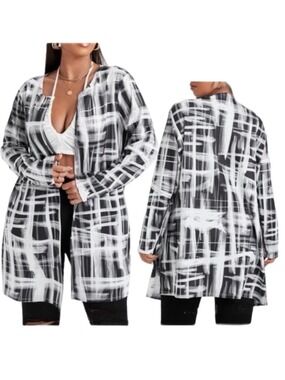Priv’e Abstract Black & White Cardigan Boutique Brand in Plus Size 3X NWT